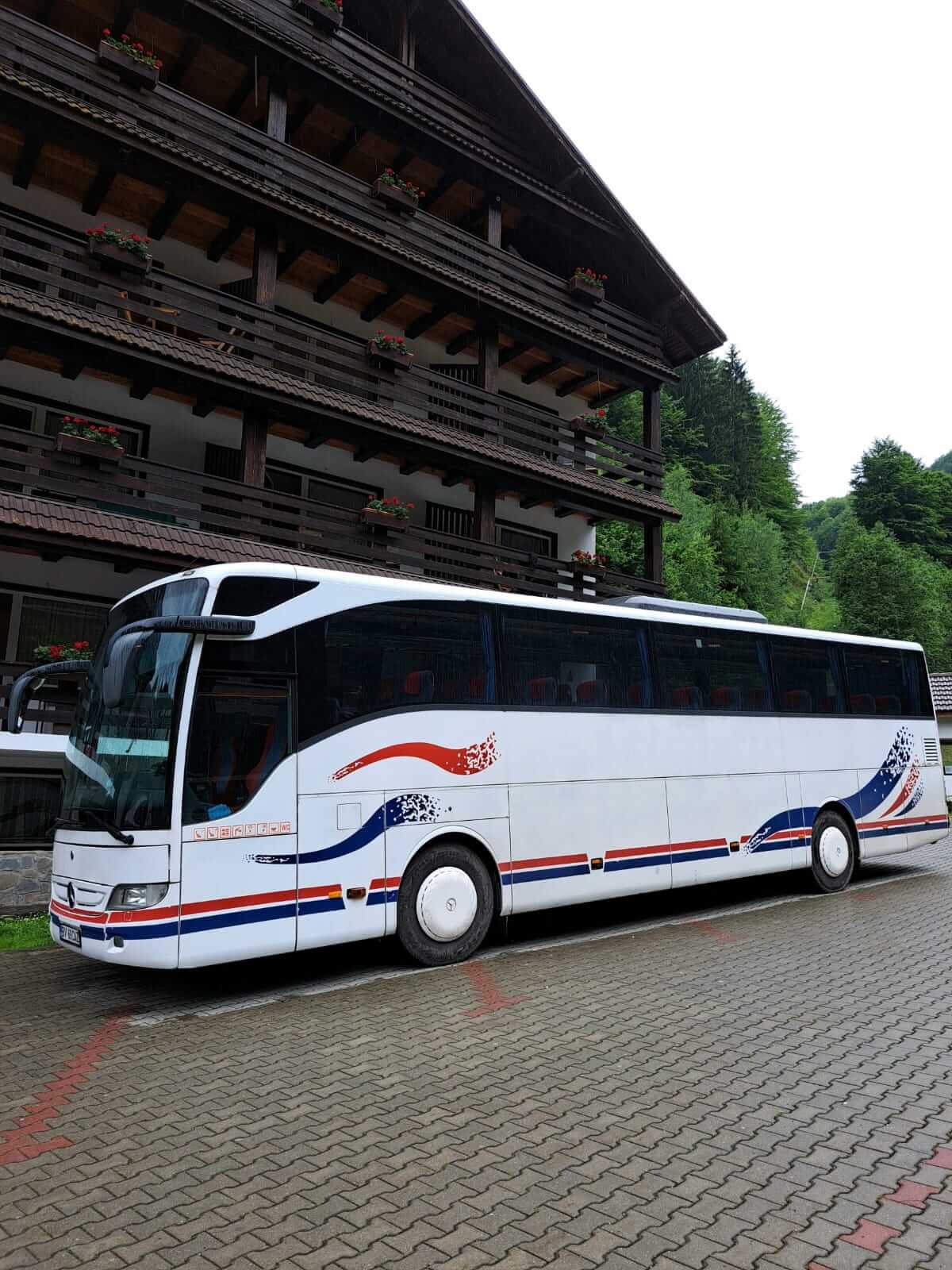 Mercedes Tourismo - Image 1